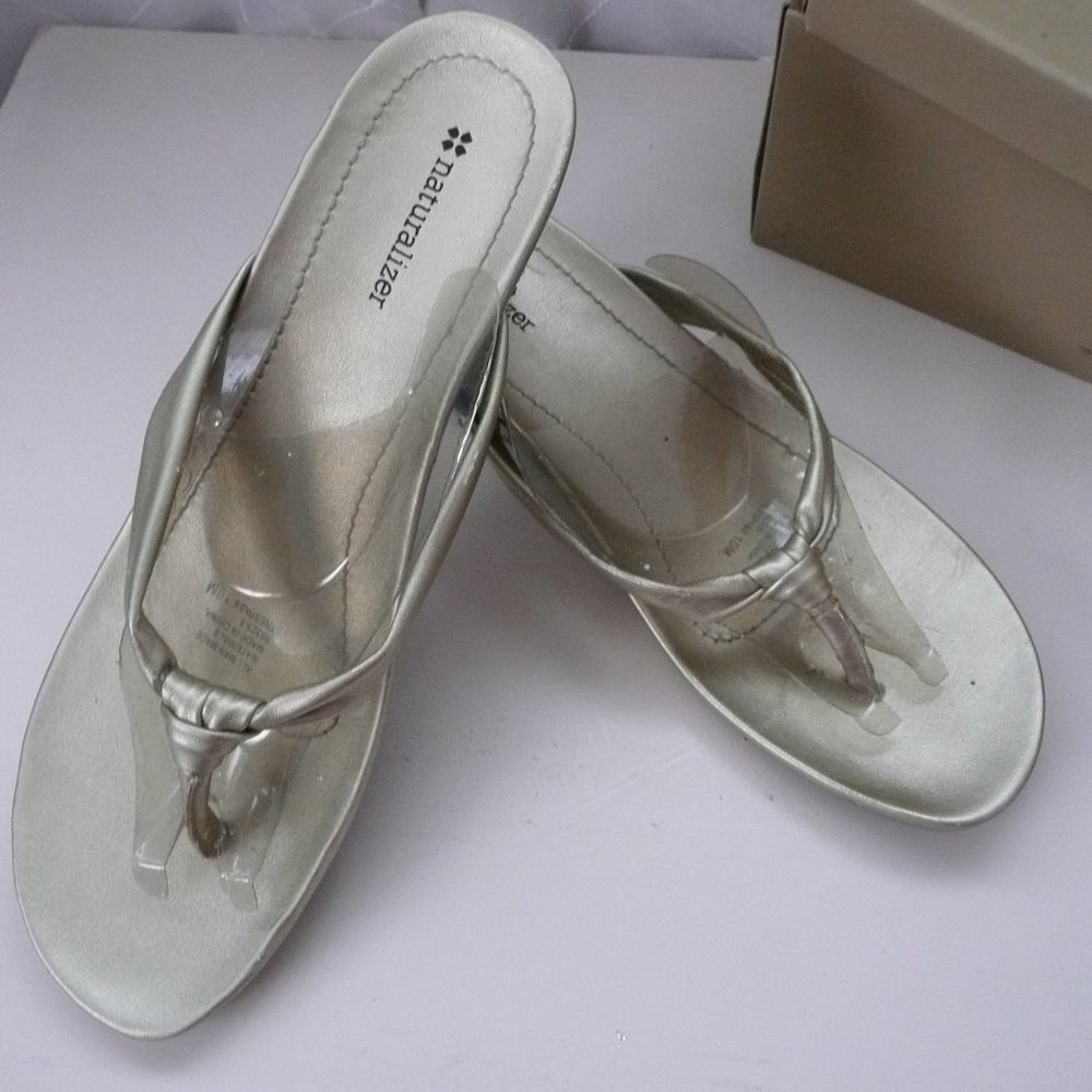Naturalizer Gold Metallic Wedged Sandals Size 10